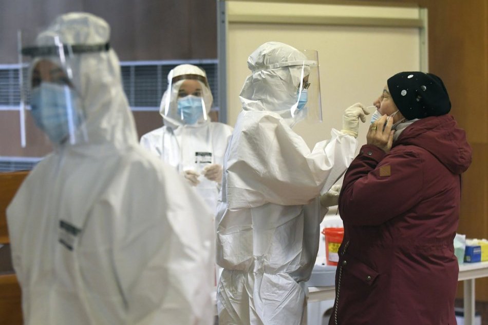 Ilustračný obrázok k článku Situácia je ZLÁ! Infektológ Jarčuška vyzýva Košičanov: Príďte sa otestovať!