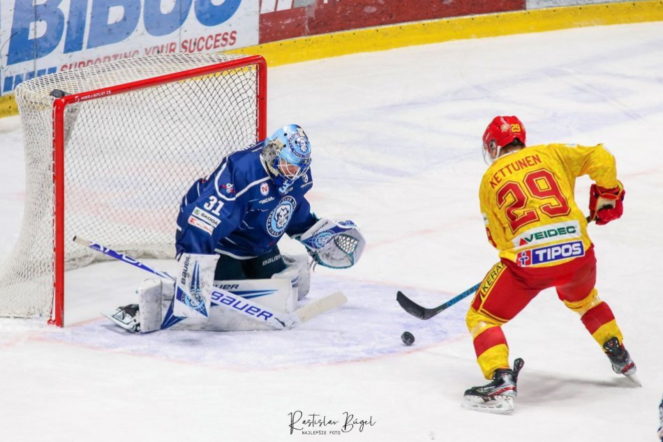 Ilustračný obrázok k článku Tri góly v závere na body nestačili: Nitra na trenčianskom neuspela