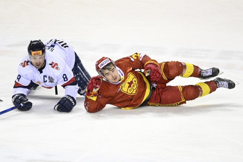Ilustračný obrázok k článku Pod Čákovým hradom sa tešil Slovan: Dukla rivalovi gól nestrelila, FOTO
