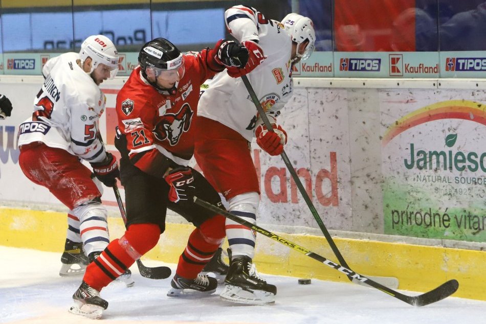 Ilustračný obrázok k článku V pohronskom derby triumfoval Zvolen: Barani s 5. prehrou v rade, FOTO