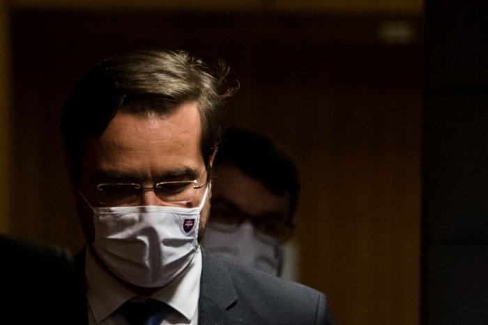 Ilustračný obrázok k článku Ľudí na pľúcnych ventiláciách pribúda: Zo slov Krajčího ide hrôza: Môže to byť aj HORŠIE!