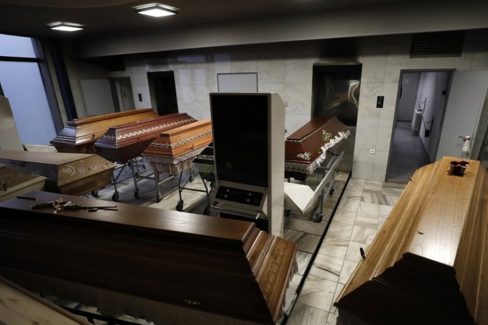 Ilustračný obrázok k článku Čísla o úmrtiach za rok 2020 sú desivé: Ako to vyzeralo v Banskobystrickom kraji?