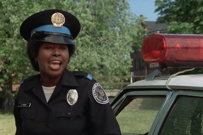 Ilustračný obrázok k článku Fanúšikovia Policajnej akadémie v slzách: Zomrela herečka, ktorá hrala kadetku Hooksovú