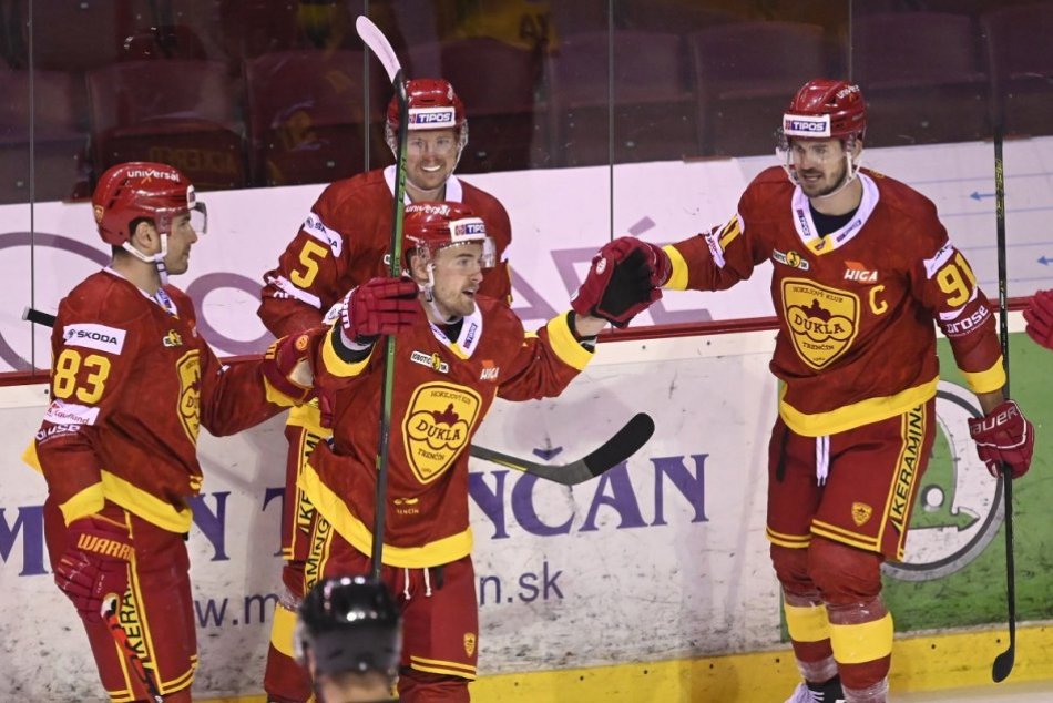 Ilustračný obrázok k článku Rekordné víťazstvo Dukly Trenčíne v sezóne: Hetrikom sa blysol Martin Chromiak