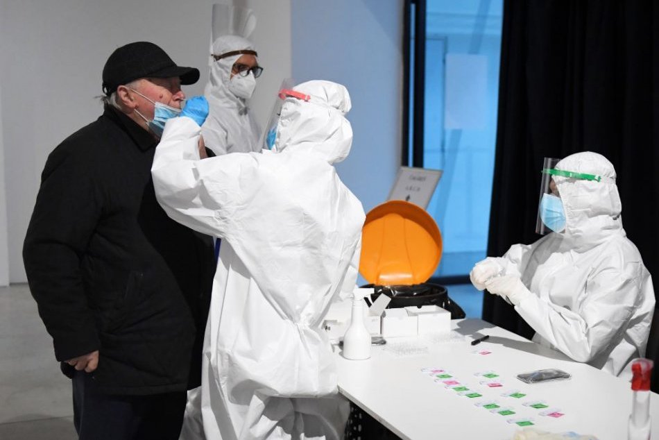 Ilustračný obrázok k článku Zamestnancov čaká v Bystrici komunitné testovanie: Zaregistrovať sa treba vopred