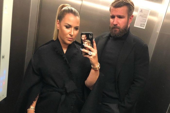 Ilustračný obrázok k článku Cibulková sa ponúkla ministerstvu a ide do prvej línie! Čím si odčiní svoje "predbiehanie"?