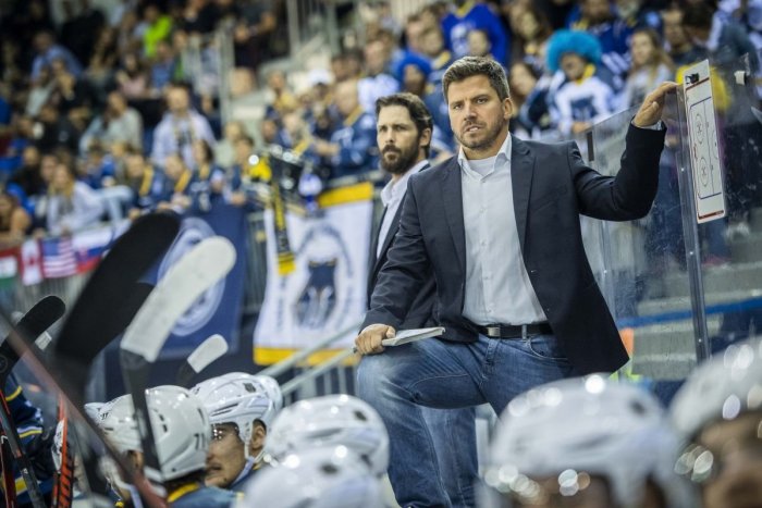 Ilustračný obrázok k článku Zámky prezradili meno nového trénera: Hrnčára nahradí maďarský kouč