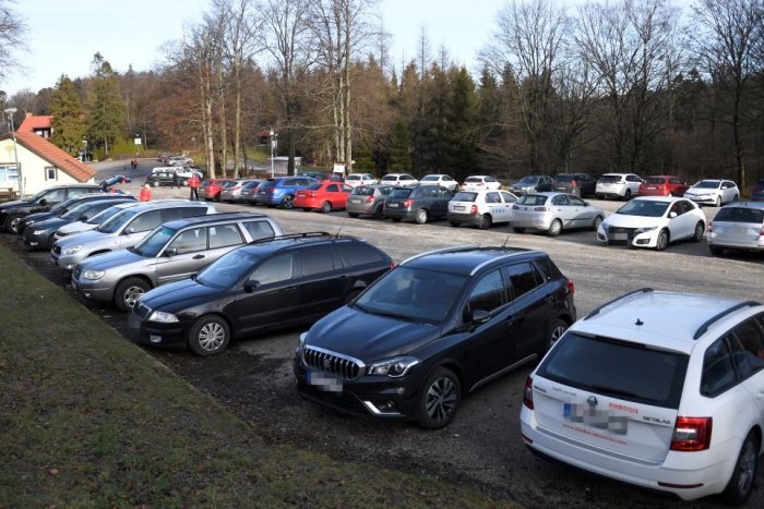 Ilustračný obrázok k článku Chystáte sa na Jahodnú? Pozor na nový poplatok