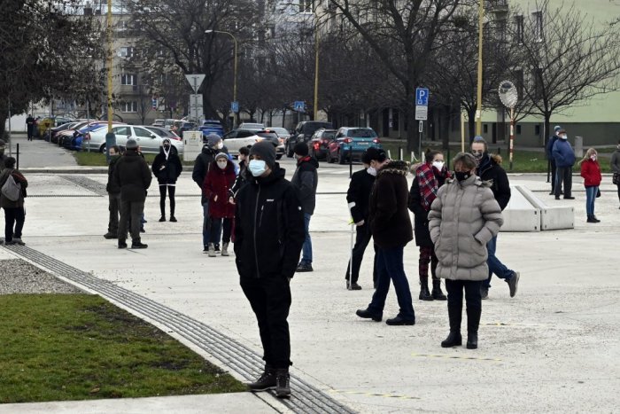 Ilustračný obrázok k článku Plošné testovanie je rizikové! Musíme zrýchliť očkovanie, tvrdí epidemiologička