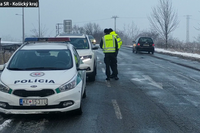Ilustračný obrázok k článku Už žiadne výlety mimo okres. Košická polícia sprísnila kontroly