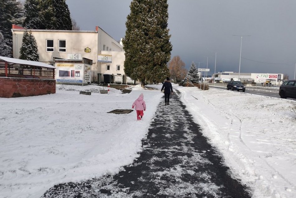 Ilustračný obrázok k článku Žiarske školy zostávajú zatvorené: Do škôlok však nastúpili desiatky detí