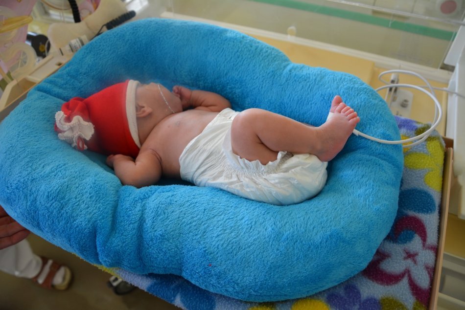 Ilustračný obrázok k článku Krásne, čo sa podarilo v ťažkých časoch: Bábätká v bystrickej nemocnici dostali dar, FOTO