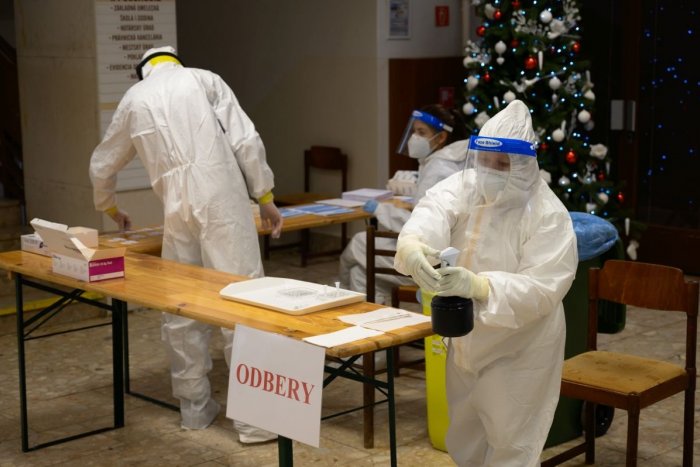 Ilustračný obrázok k článku SVET O SLOVENSKU: Matovič presadil testovanie. Riešia ho aj na Novom Zélande