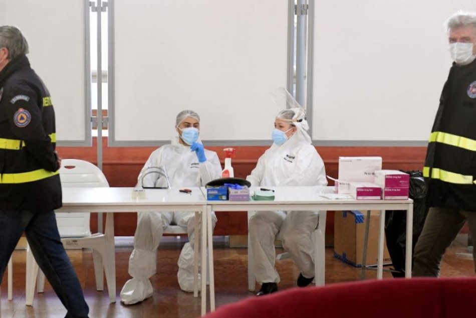 Ilustračný obrázok k článku Žarnovica a Nová Baňa posilňujú odberové kapacity: Testujú aj okolité obce