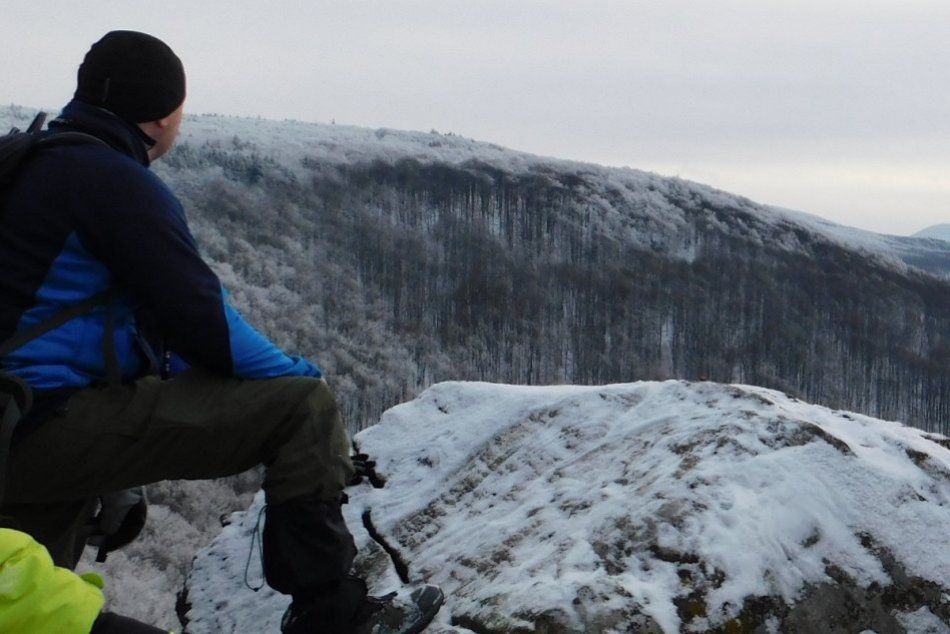 Ilustračný obrázok k článku Jančekova skala je v zime ako z rozprávky: Spája sa aj s povesťou o láske, FOTO