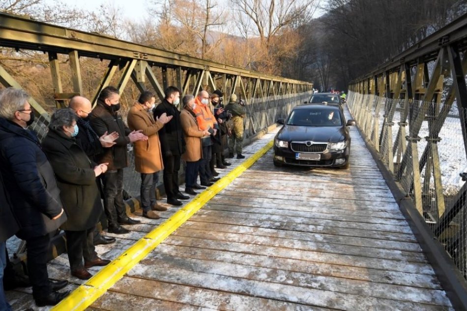 Ilustračný obrázok k článku Spor kvôli poškodenému mostu: Trnka a Mikulec si skočili do vlasov