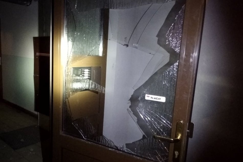 Ilustračný obrázok k článku Vo Zvolene vyčíňali vandali: Pri zásahu mestskáčov pomohli aj občania, FOTO