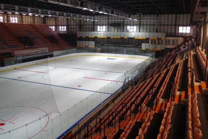 Ilustračný obrázok k článku Pred 3 rokmi otvorili vynovený zimný štadión, stál milióny eur
