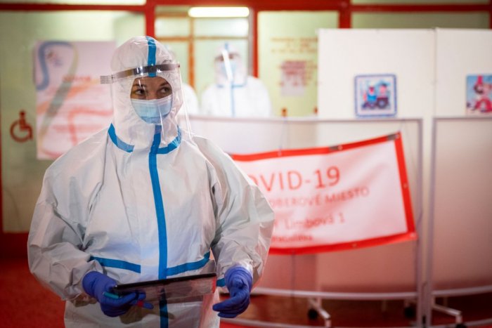 Ilustračný obrázok k článku Cibulková v prvej línii: Protekčnú vakcínu si odrobila na mobilnom odberovom mieste! FOTO