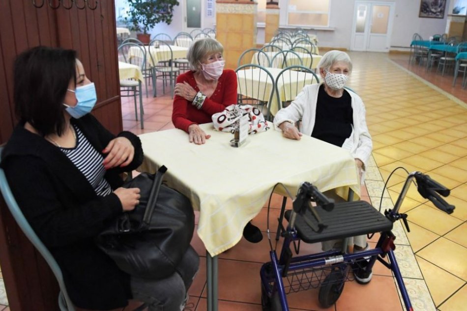 Ilustračný obrázok k článku Krásne gesto lekára v Nitre: Po očkovaní zahral seniorom na klavíri, VIDEO