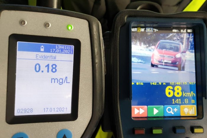 Ilustračný obrázok k článku Mladík výhovorkou šokuje: Pil do noci biele víno a myslel si, že nemôže nafúkať