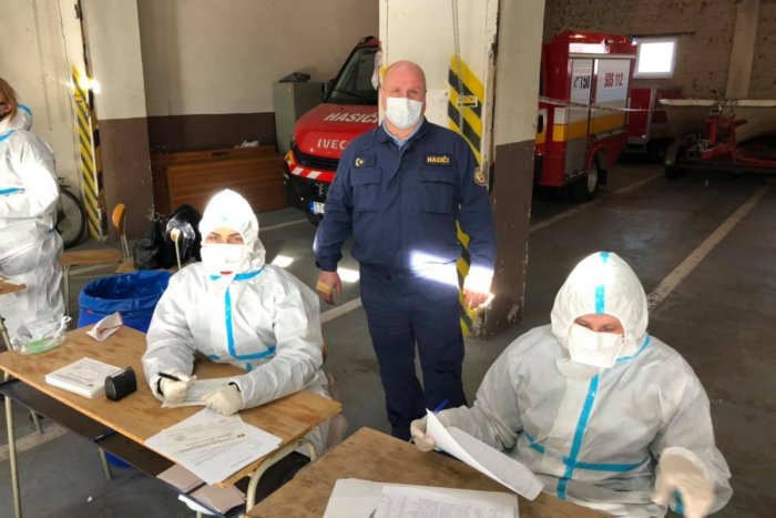 Ilustračný obrázok k článku Do testovania sa zapájajú aj hasiči: Zriadili vyše 50 odberných miest