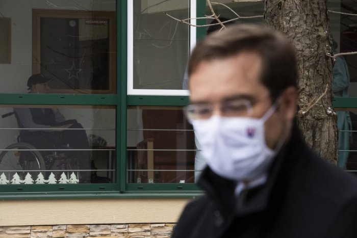 Ilustračný obrázok k článku O očkovanie môžu požiadať aj seniori nad 85 rokov. Čo ak neprídu všetci objednaní?