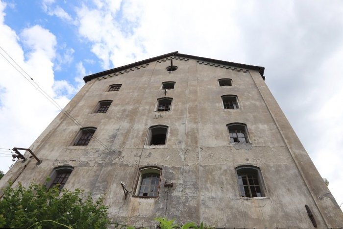 Ilustračný obrázok k článku Schátranú historickú sladovňu vo Vyhniach odkúpila obec: Už s ňou má víziu