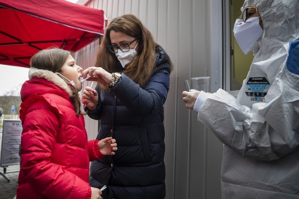 Ilustračný obrázok k článku Košickí školáci si vyskúšajú kloktacie testy. Koľko z nich prejavilo záujem?