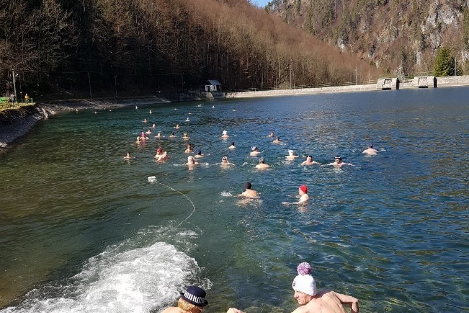 Ilustračný obrázok k článku Uvažujete o otužovaní? Bystrický lekár má na túto aktivitu jednoznačný názor