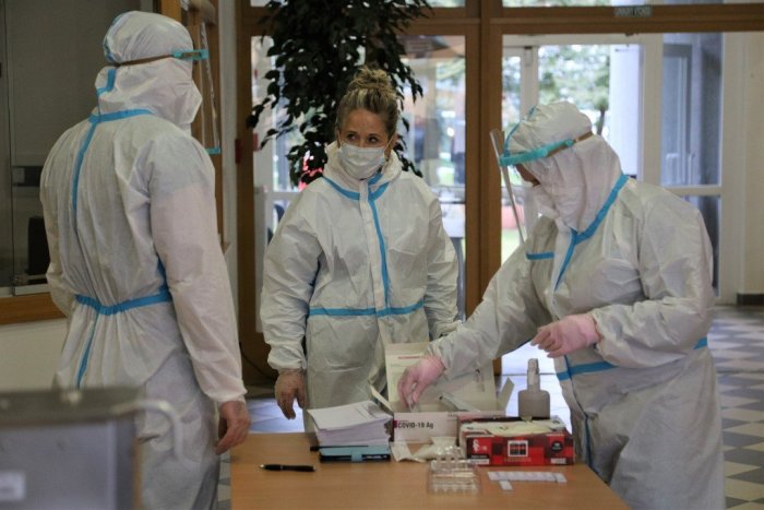 Ilustračný obrázok k článku Testujú aj na Prešovskej univerzite: Zamestnancom robia odbery jej vlastní zdravotníci