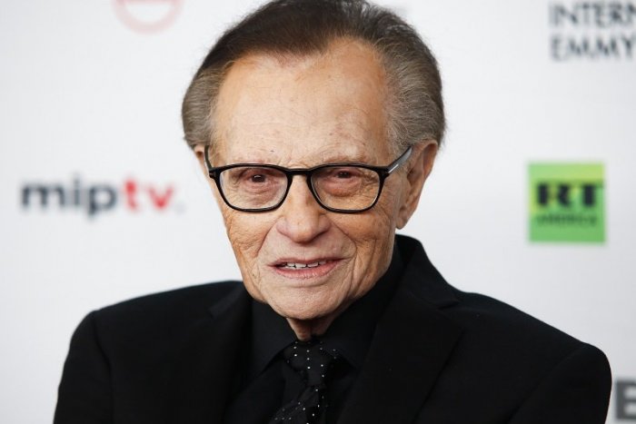 Ilustračný obrázok k článku Fanúšikovia z celého sveta smútia: Zomrel legendárny americký moderátor Larry King (†87)