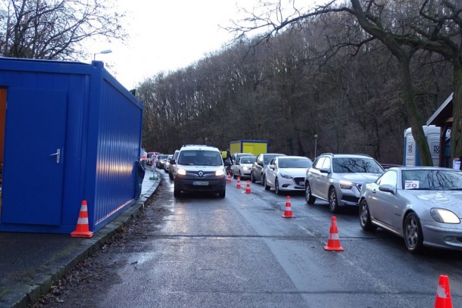 Ilustračný obrázok k článku Zúfalé samosprávy: Vláda stále mení podmienky na testovanie, sme psychicky vyčerpaní