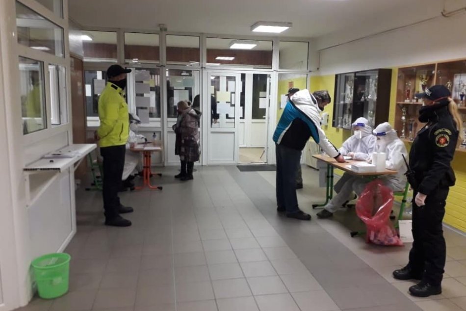 Ilustračný obrázok k článku Sila, čo sa stalo vo Zvolene: Pozitívny muž sa prišiel dať otestovať opakovane