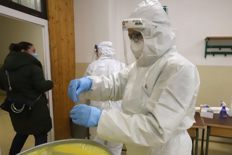 Ilustračný obrázok k článku Pozitívnych v Bystrici pribudlo: TAKTO dopadlo víkendové testovanie v meste