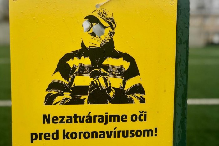 Ilustračný obrázok k článku Nezatvárajme oči pred koronavírusom! Šírte dobrú náladu, nie vírus