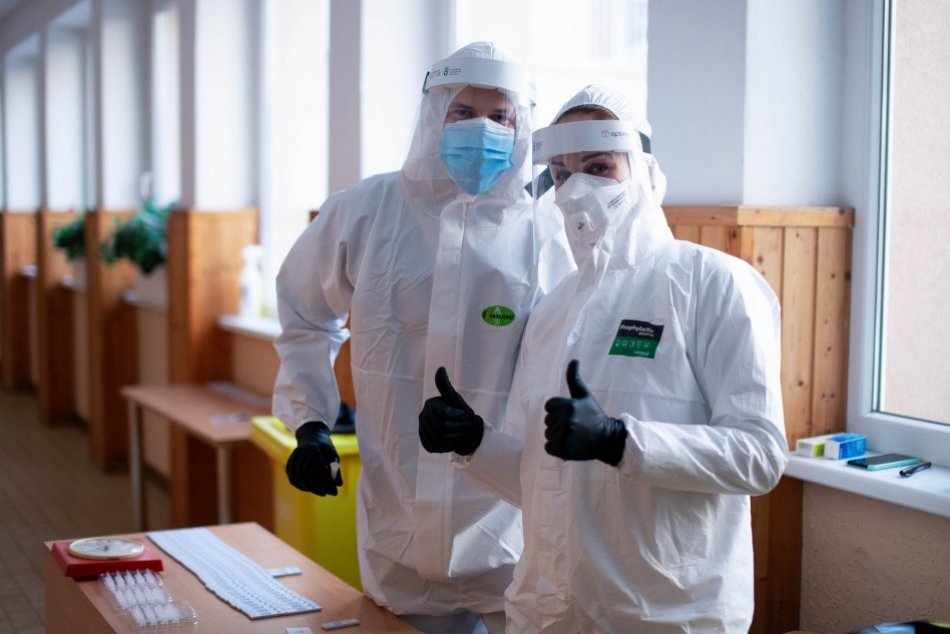 Ilustračný obrázok k článku Víkendovým plošným testovaniam v Nitre je koniec: Nahradia ich trvalé odberné miesta