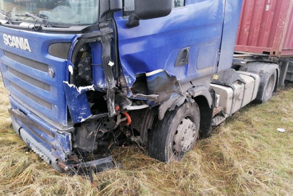 Ilustračný obrázok k článku Polícia o tragickej nehode pri Nitrianskych Sučanoch: Žena zomrela na mieste