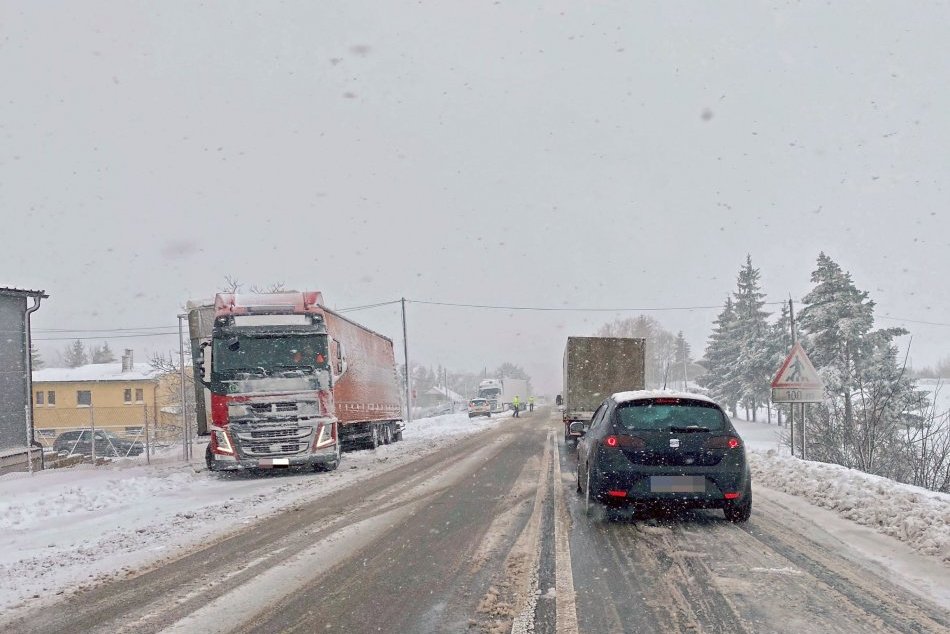 Ilustračný obrázok k článku Počasie robí vodičom vrásky na severe i východe: Kde je to najkritickejšie?