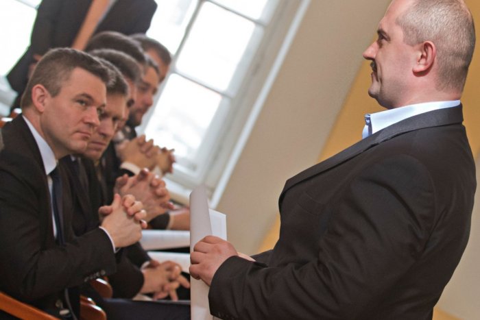 Ilustračný obrázok k článku VOĽBY podľa našich ČITATEĽOV: Smútok pre premiéra, radosť pre expremiéra, sen pre kotlebovcov!