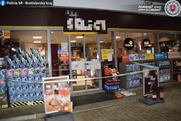 Ilustračný obrázok k článku Kuriózna lúpež na pumpe: Páchateľa USPOKOJOVALA náruživá žena, policajti v šoku!