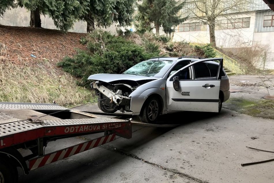 Ilustračný obrázok k článku Z ulíc už odstránili DESIATKY autovrakov: Aký je postup krok za krokom?