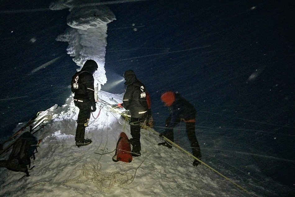 Ilustračný obrázok k článku Muž prežil pád z Ďumbiera ako zázrakom: Dramatický zásah na FOTKÁCH