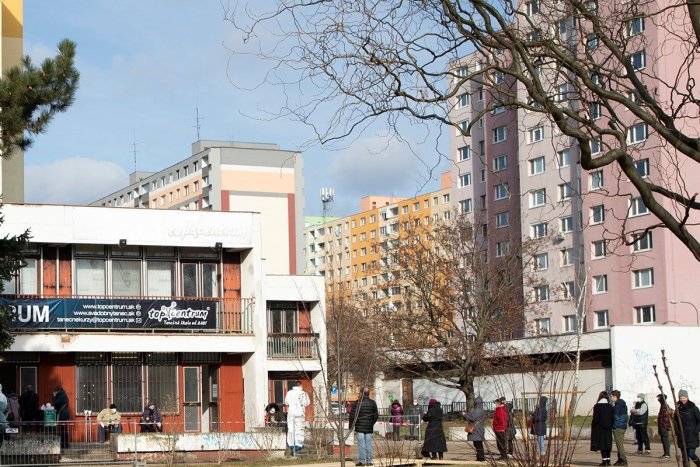 Ilustračný obrázok k článku Na novom trvalom odbernom mieste vás otestujú za 5 minút. Výsledok dostanete SMS-kou