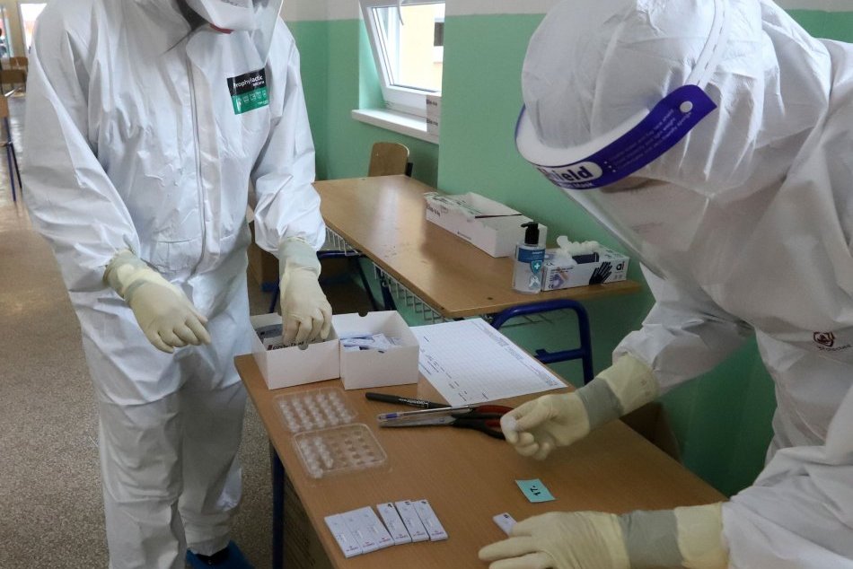 Ilustračný obrázok k článku V Liptovskom Mikuláši sa v nedeľu netestuje: Dôvodom je nízka účasť v sobotu