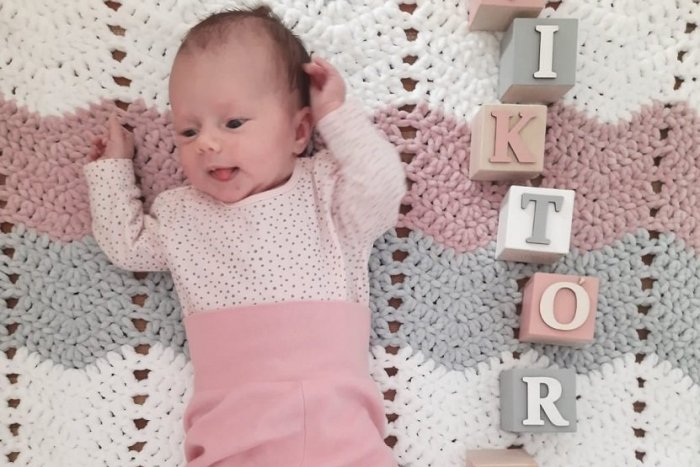 Ilustračný obrázok k článku Maličká Vikinka od narodenia bojuje ako lev: Zvládla COVID aj ťažkú operáciu