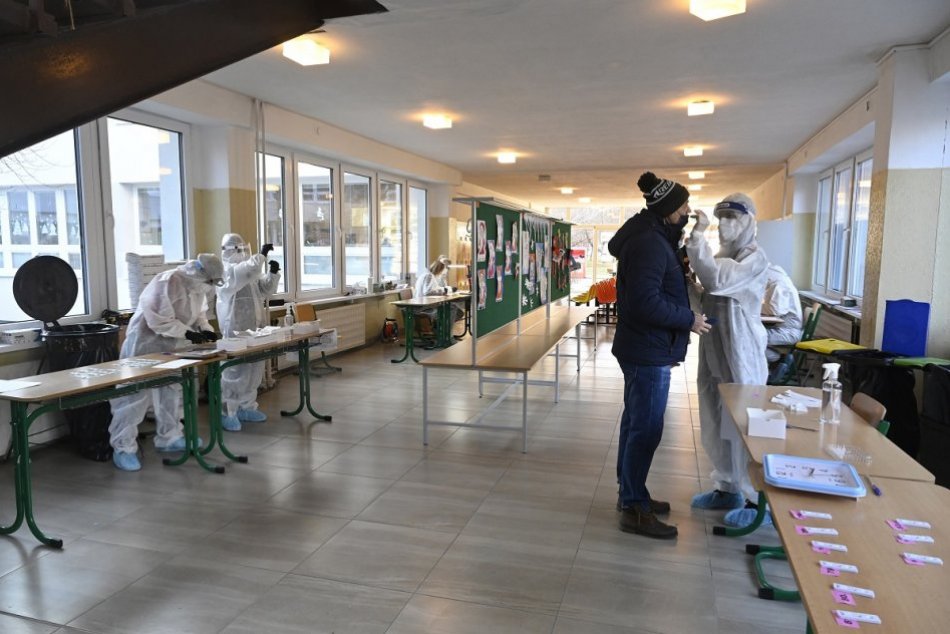 Ilustračný obrázok k článku Partizánske posunulo DÁTUM otvorenia škôl: V meste bude ďalšie testovanie