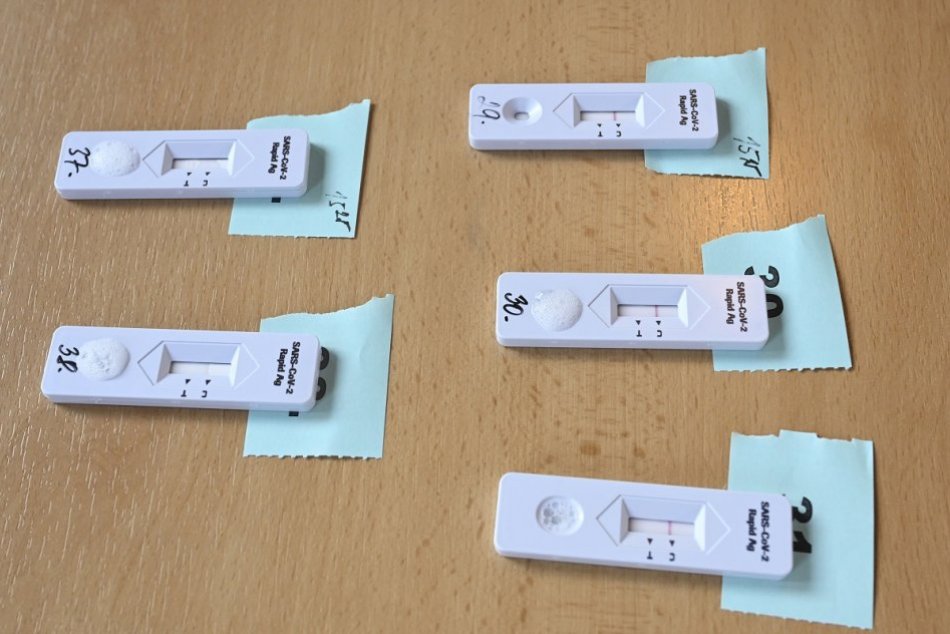 Ilustračný obrázok k článku Jeden test mu nestačil: Po pozitívnom výsledku sa išiel testovať znova