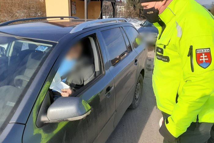 Ilustračný obrázok k článku Pavel narazil na ceste do banky na policajnú kontrolu: Nasledovala nečakaná reakcia