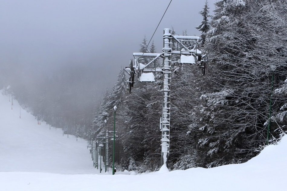Ilustračný obrázok k článku Lyžiarske stredisko Skalka arena hlási fatálne straty: Otvorené bolo jediný deň